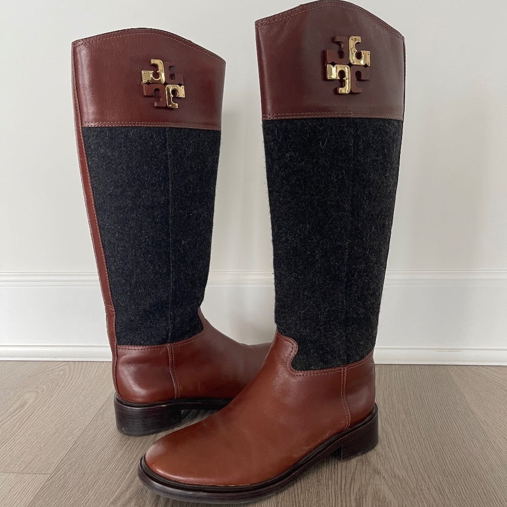 Tory Burch Lowell logo RIDING BOOT - Charcoal/expresso